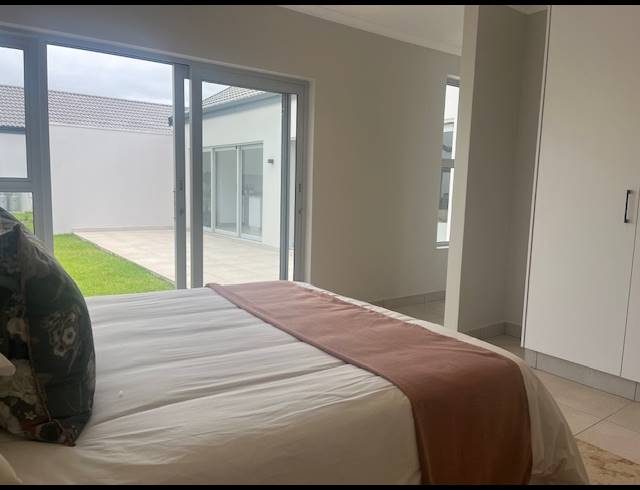 2 BEDROOM HOUSE FOR SALE IN SHEFFIELD BEACH